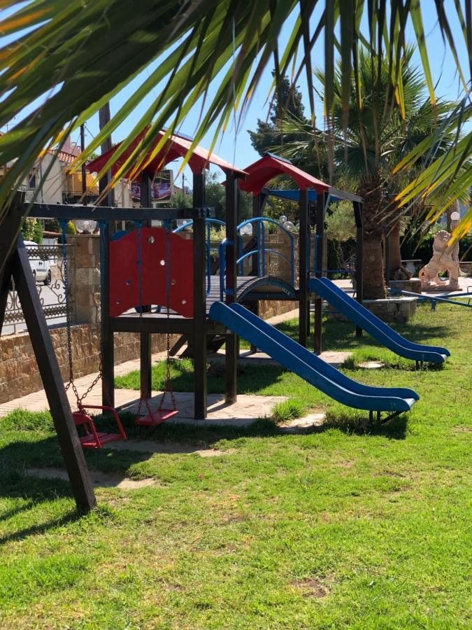 Skála Foúrkas Halkidiki Greek Pride Ηotel And Apartments מראה חיצוני תמונה